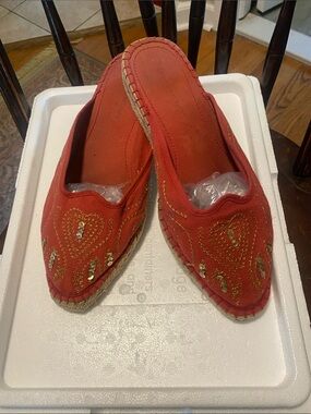 Vtg. Embroidered Espadrille Flat Mules EUC